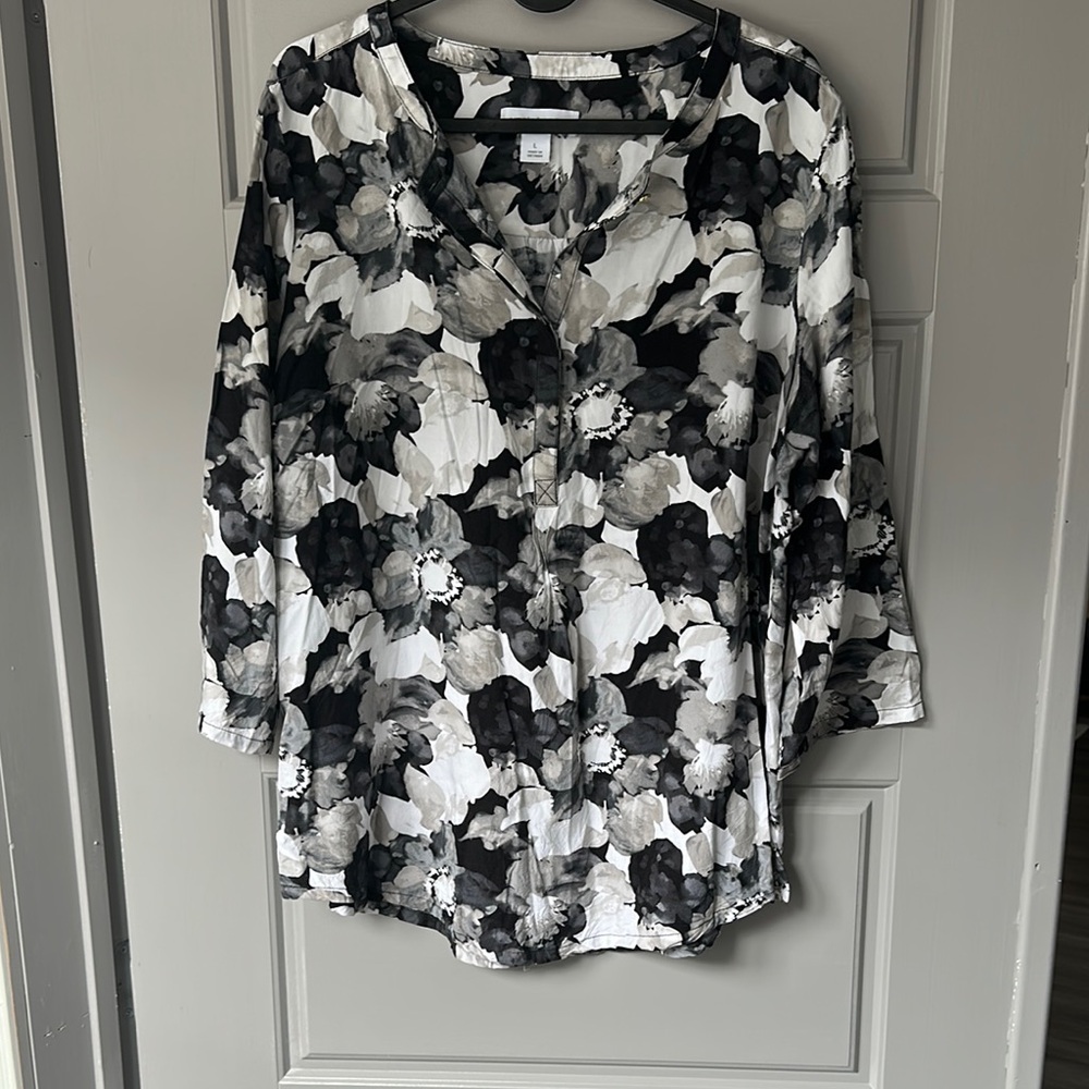Liz Claiborne Black and White Relaxed Buttoned Blouse